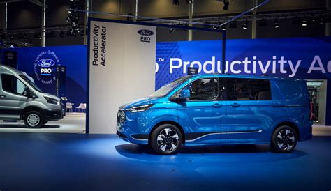 2024 Ford Transit Custom Revealed With Diesel Phev And Ev Powertrain Options Carscoops