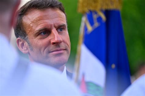 Politique Macron Fait Sa Rentrée Toujours Sans Majorité