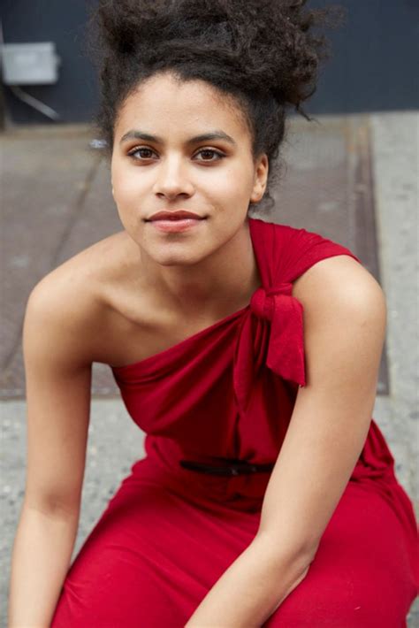 Zazie Beetz Hot Bikini Leaked Pictures Body Beach Pics Legs Shorts Pics