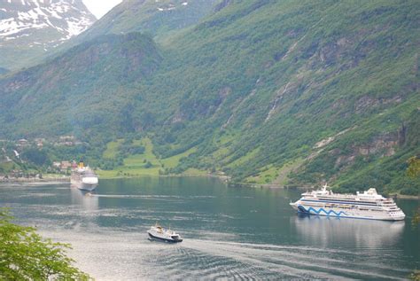 Kreuzfahrtschiffe Im Geiranger Fjord Hotelblick Grande Fjord Hotel Stranda • Holidaycheck