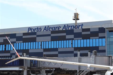 Aeroportos De Fortaleza E Porto Alegre T M Tetos Tarif Rios Reajustados