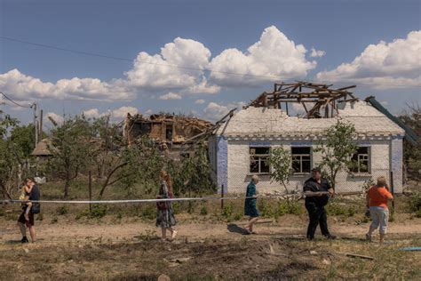 Рαшиcτи обстріляли будинок на Херсонщині загинула 6 річна дитина Читайте на Ukrnet