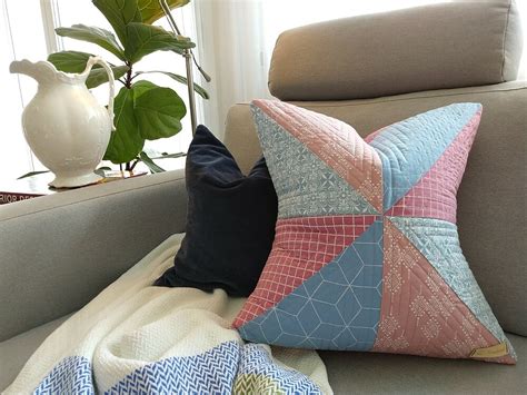 How To Make A Quilted Throw Pillow Post 5 Sew The Pillow