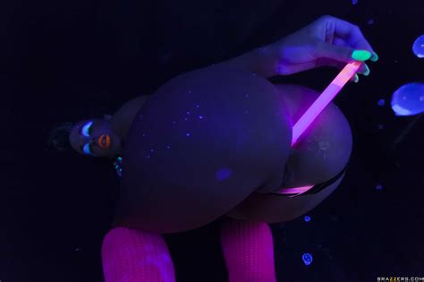 Jada Stevens Blacklight Booty Solo Porn Pic