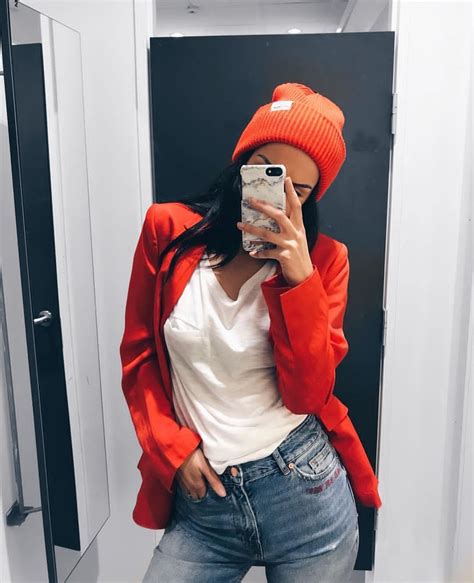 Pin by 𝓙 on sեylҽ íղsթօ Mirror selfie poses Red leather