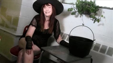 MOLLY SILVERS FETISH WORLD The Listens To Your Gay Confessions Mp4