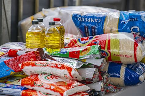 ‘drive Thru Solidário Arrecada Mais De 8 Toneladas De Alimentos E