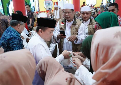 Isra Miraj Di Masjid Cheng Hoo Gubernur Al Haris Santuni Anak Yatim