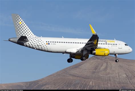 EC MEQ Vueling Airbus A320 232 WL Photo By Florencio Martin Melian