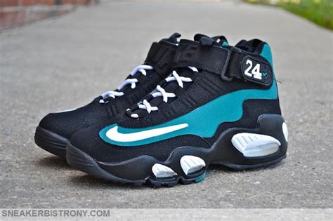 SNEAKER BISTRO Streetwear Served W Class Nike Air Griffey Max 1