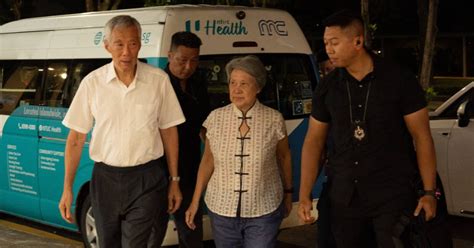 Sm Lee Hsien Loong And Ho Ching Attend Lee Wei Lings Wake In Lavender