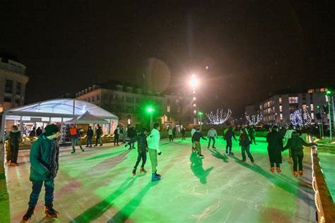 La Patinoire De Chartres Place Des Epars A Ouvert Ses Portes