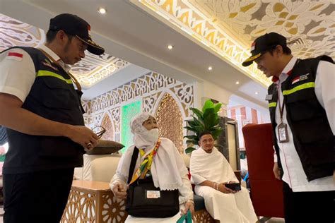 Jemaah Haji Asal Indonesia Mulai Berangkat Ke Makkah Dua Yang Sakit