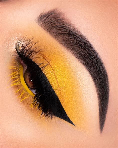 Caution Shadow All Over BFF Mascara In Yellow On The Bottom Lashes