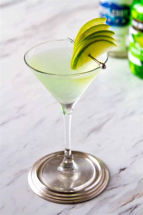 Apple Martini -an Easy Appletini Recipe - A Communal Table