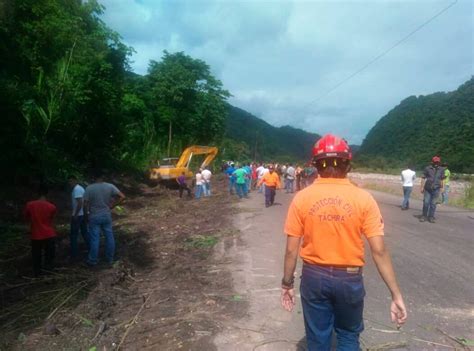 Protección Civil Táchira Caise Trabaja Para Recuperar La Vialidad En