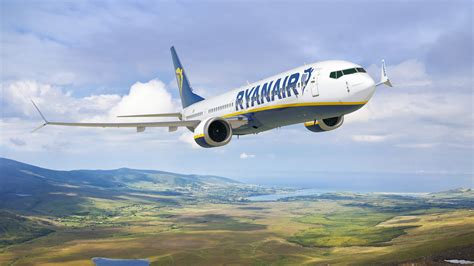 Ryanair Places Record Order For Up To 300 Boeing 737 MAX 10 Jets