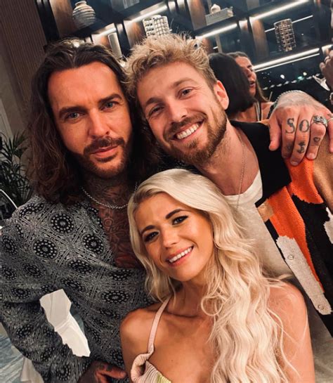 Im A Celebs Danielle Harold Cosies Up To Pete Wicks And Sam Thompson