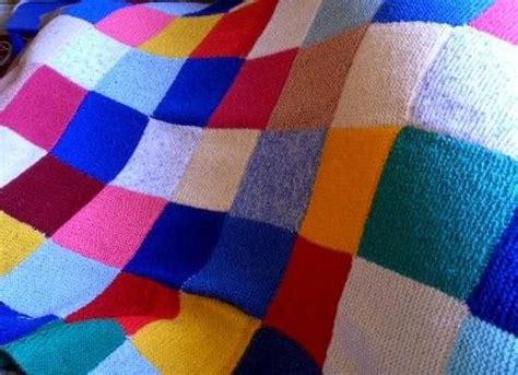 Tricoter Une Couverture Patchwork En Laine Est Un Projet Accessible