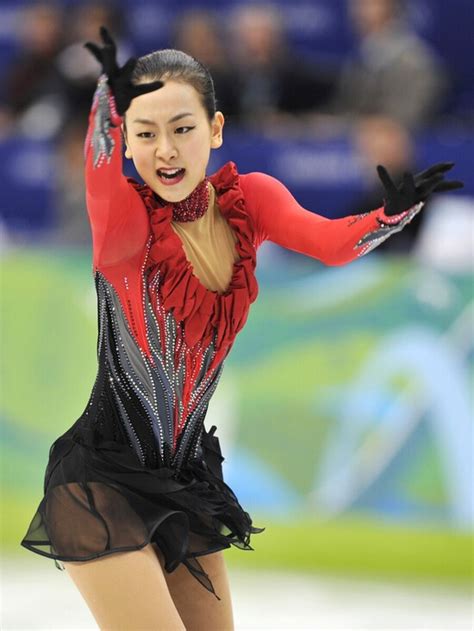 「悔しいです」浅田真央がバンクーバー五輪で流した涙。それでもキム・ヨナとの戦いは見る者を虜にした Web Sportiva スポルティーバ