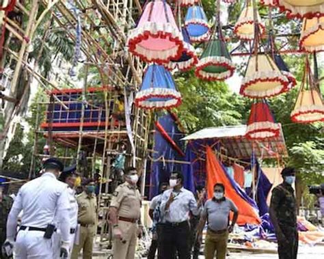 Durga Puja 2021 Security Beefed Up Into The Puja Pandals Where There Are Gold Ornaments Into