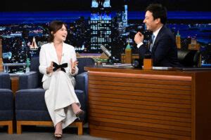 PRISCILLA Star Cailee Spaeny In Giambattista Valli On THE TONIGHT SHOW