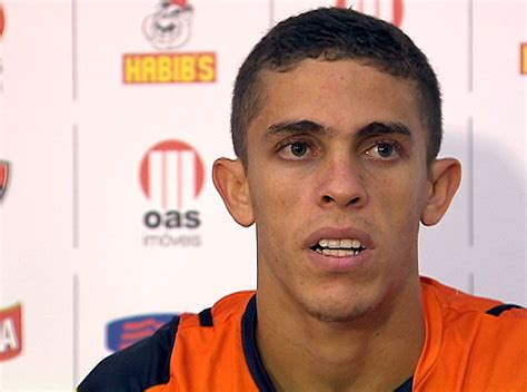 Vitória renova contrato de Gabriel Paulista por mais dois anos