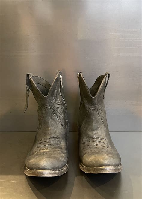 women short cowgirl boots 11