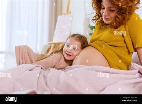 Mom Daughter Hi Res Stock Photography And Images Alamy