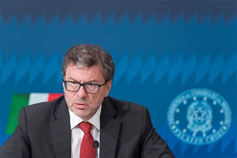 Debito Pubblico Cos Giorgetti Lo Ha Rimesso In Mano Agli Italiani