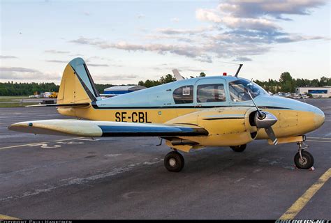 Piper PA-23-... Apache - Untitled | Aviation Photo #3992431 | Airliners.net