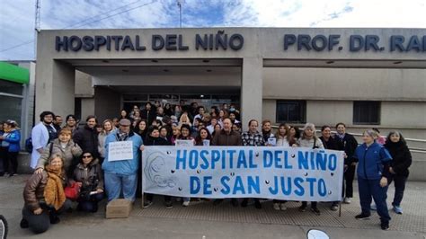 Abrazo Al Hospital Del Niño De San Justo Contra El Vaciamiento Y La Precarización Laboral