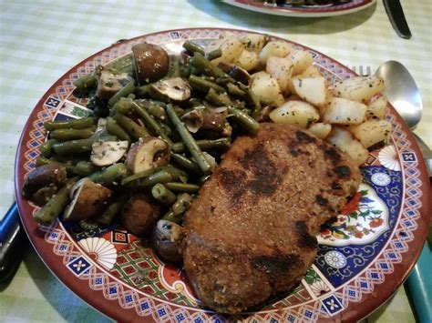 Escalope Pan E Haricots Verts Au Champignons Et Pommes De Terre Au