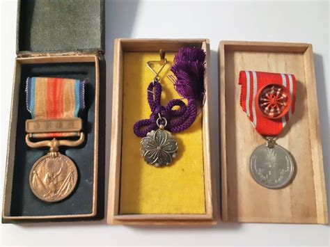 Japan - Army/Infantry - Medal, WW2 three Japan medals with - Catawiki