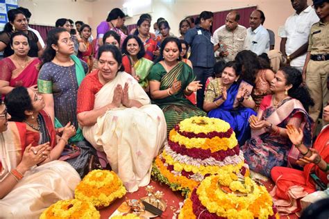 The Ultimate Collection Of Full K Bathukamma Images Top