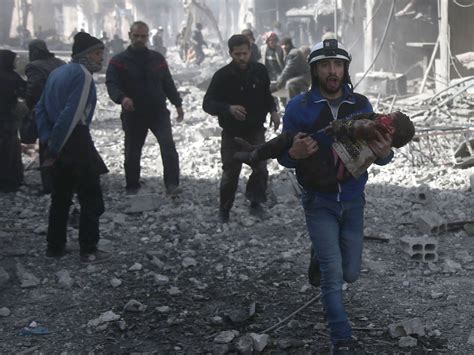 Syrian civil war: Assad regime air strikes kill 71 and wound 325 in 24
