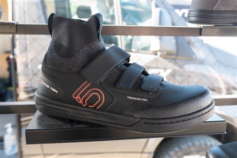 Five Ten S New Freerider Pro Mid Shoes Ditch The Laces Sea Otter