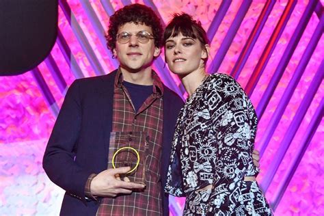 Adventureland Stars Kristen Stewart Jesse Eisenberg Reunite At Sundance