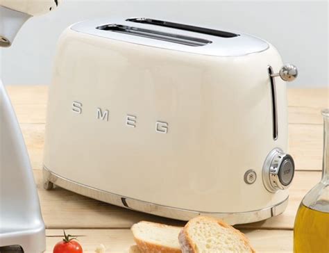 Smegs Toaster Is 100 Retro Glory Yanko Design