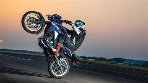 Bajaj Pulsar Ns 200 Sets Record For Fastest Quarter Mile Wheelie