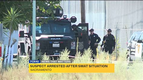 Sacramento Police Barricaded Person In Standoff With Swat Teams