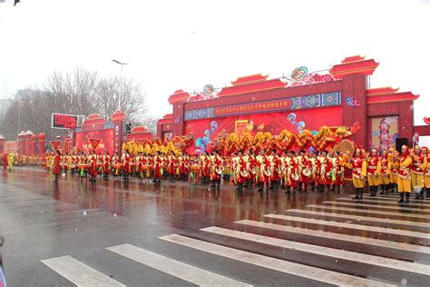 威武震撼 美轮美奂 城阳村社区《龙腾鼓乐贺新春》节目在城阳区第二十五届民间文化艺术节闭幕式暨民间艺术大展演主会场首发出演 城阳村社区信息服务平台