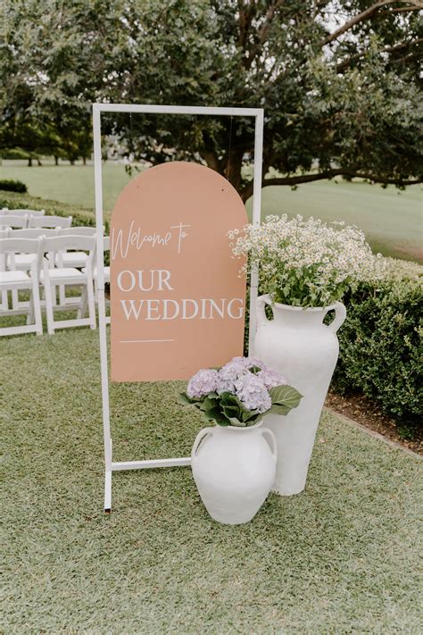 White Terracotta Urns Variety Of Sizes The Wedding Creators