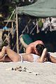 Leonardo Dicaprio Nina Agdal Have A Steamy Makeout Session In Malibu