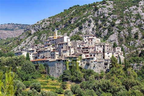 15 Picture-Perfect Towns in Provence, France | Provence, Summer travel ...