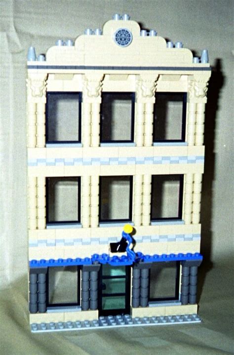 Tan Facade downloadable LEGO building instructions | Lions Gate Models