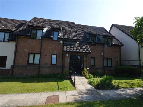 2 Bed Flat To Rent In The Birches Marlborough Road Broome Manor