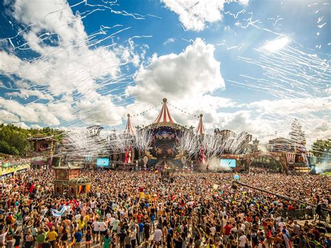 Tomorrowland Mainstage 2005 To Now A History In Pictures Festicket