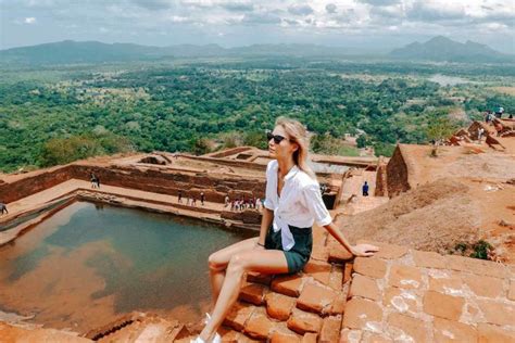 Dagtocht Kandy Naar Sigiriya Rots Dambulla Minneriya Safari