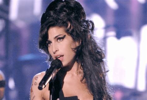 Unreleased Amy Winehouse demo 'My Own Way' surfaces | News - Music Crowns